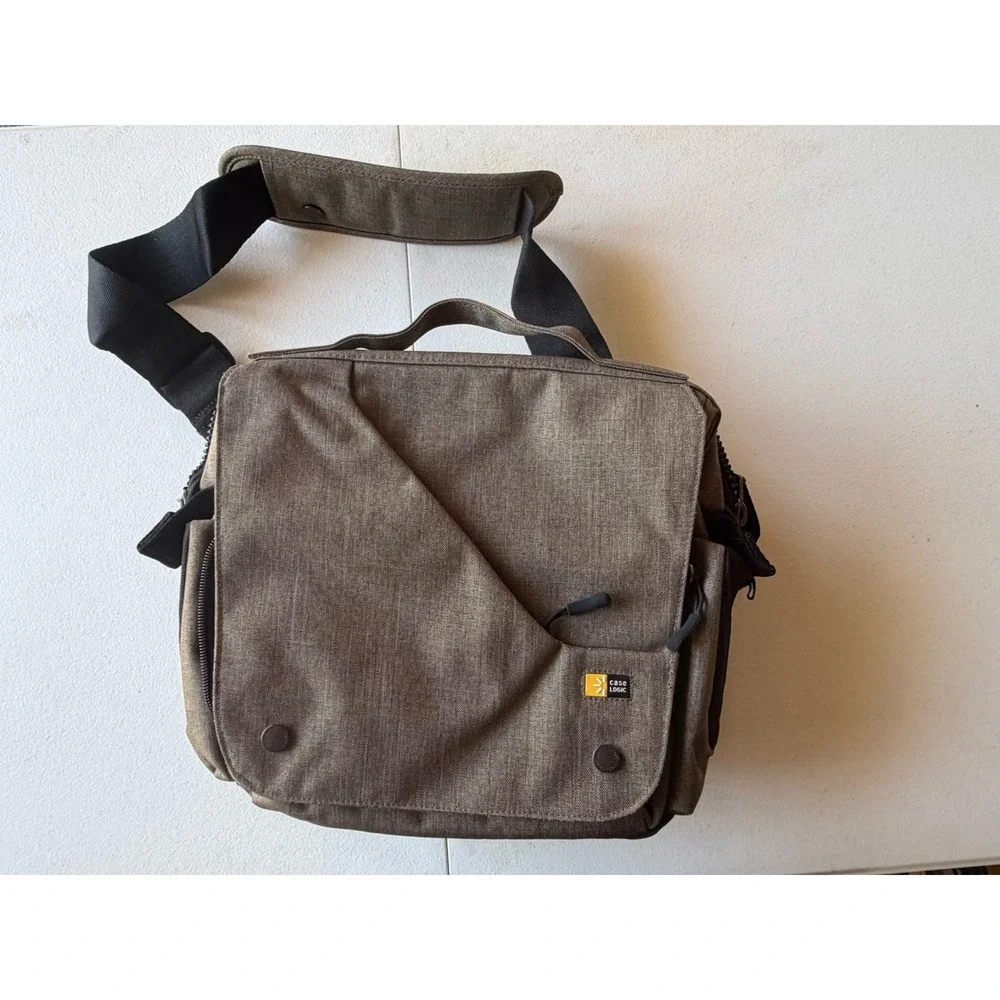 New Case Logic Reflexion Cross-Body Messenger Bag for DSLR Camera + iPad